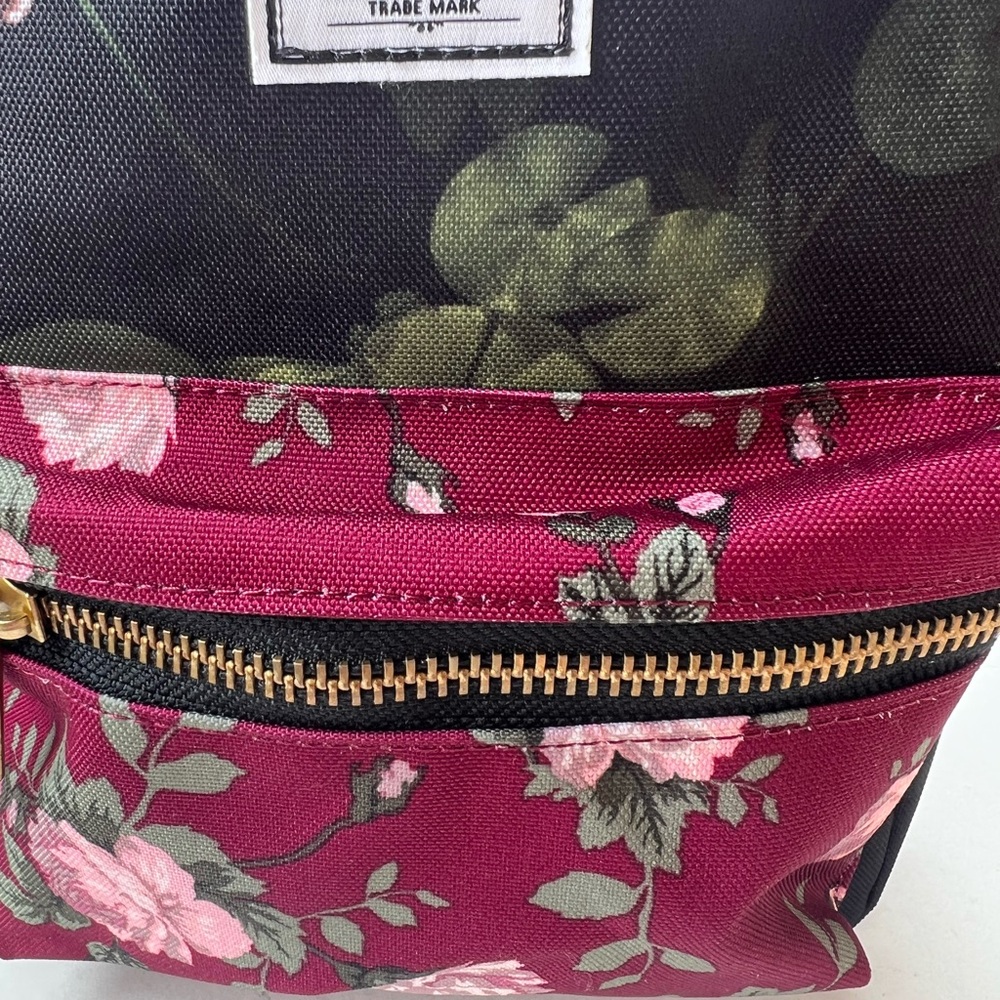 NWT Herschel supply company nova mini backpack - Picture 4 of 10
